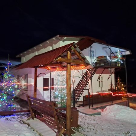 Casa Bucovina Dorna Candrenilor Ascutitele Rom bilde