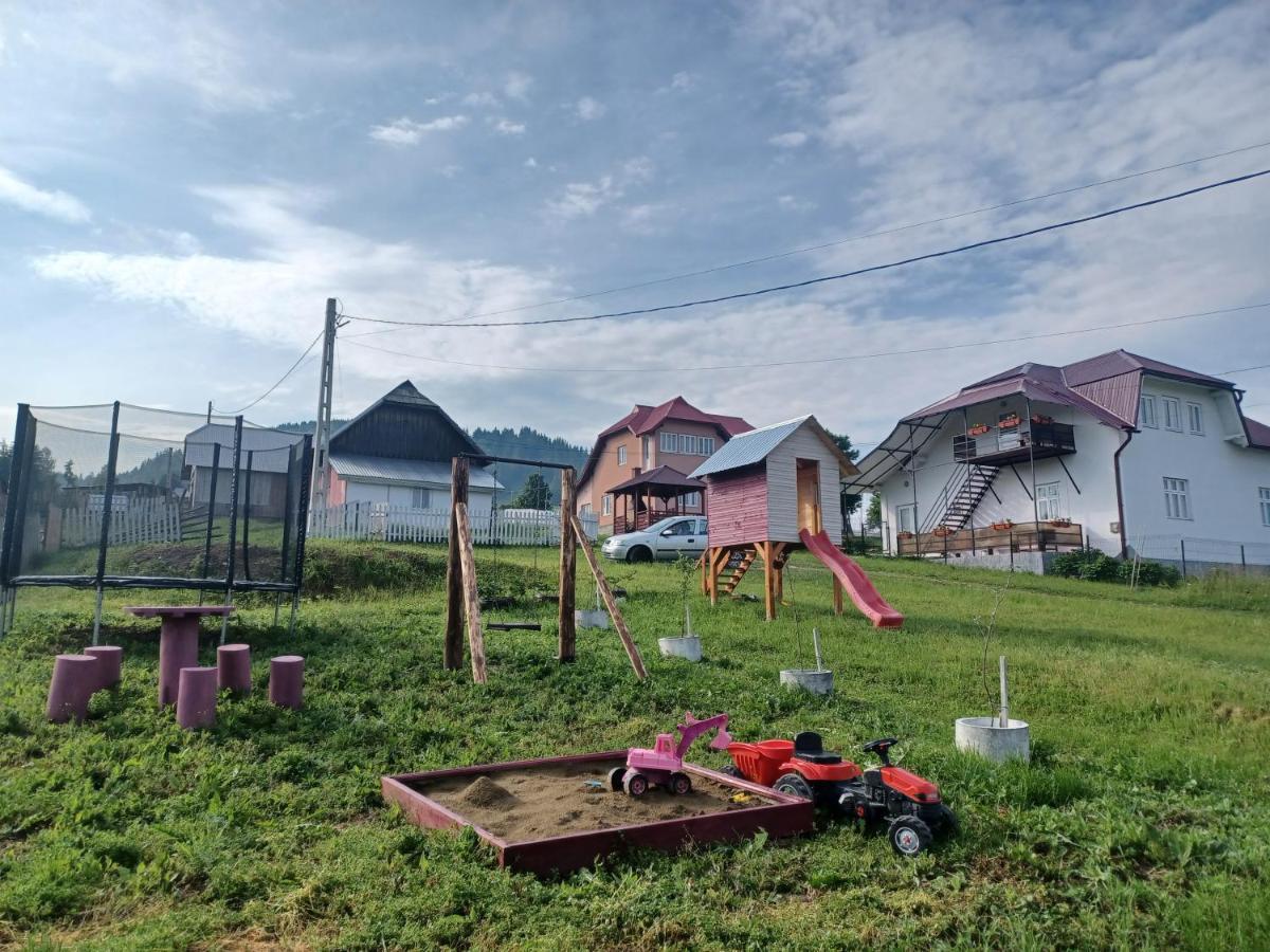 Casa Bucovina Dorna Candrenilor Ascutitele Eksteriør bilde